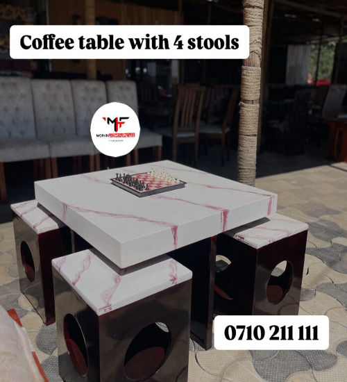 Coffe Table With 4 Stools