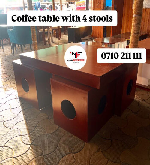 Coffe Table With 4 Stools